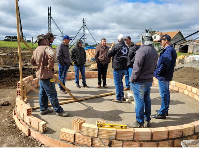 Leia mais sobre o artigo Epagri orienta agricultores de Curitibanos para construção e manejo de silos secadores